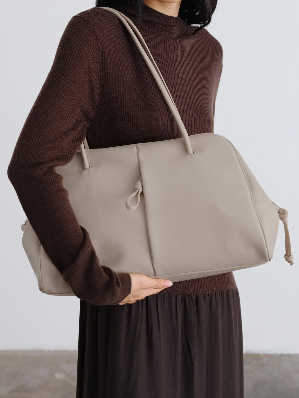 Water-repellent And Scratch-resistant Bag