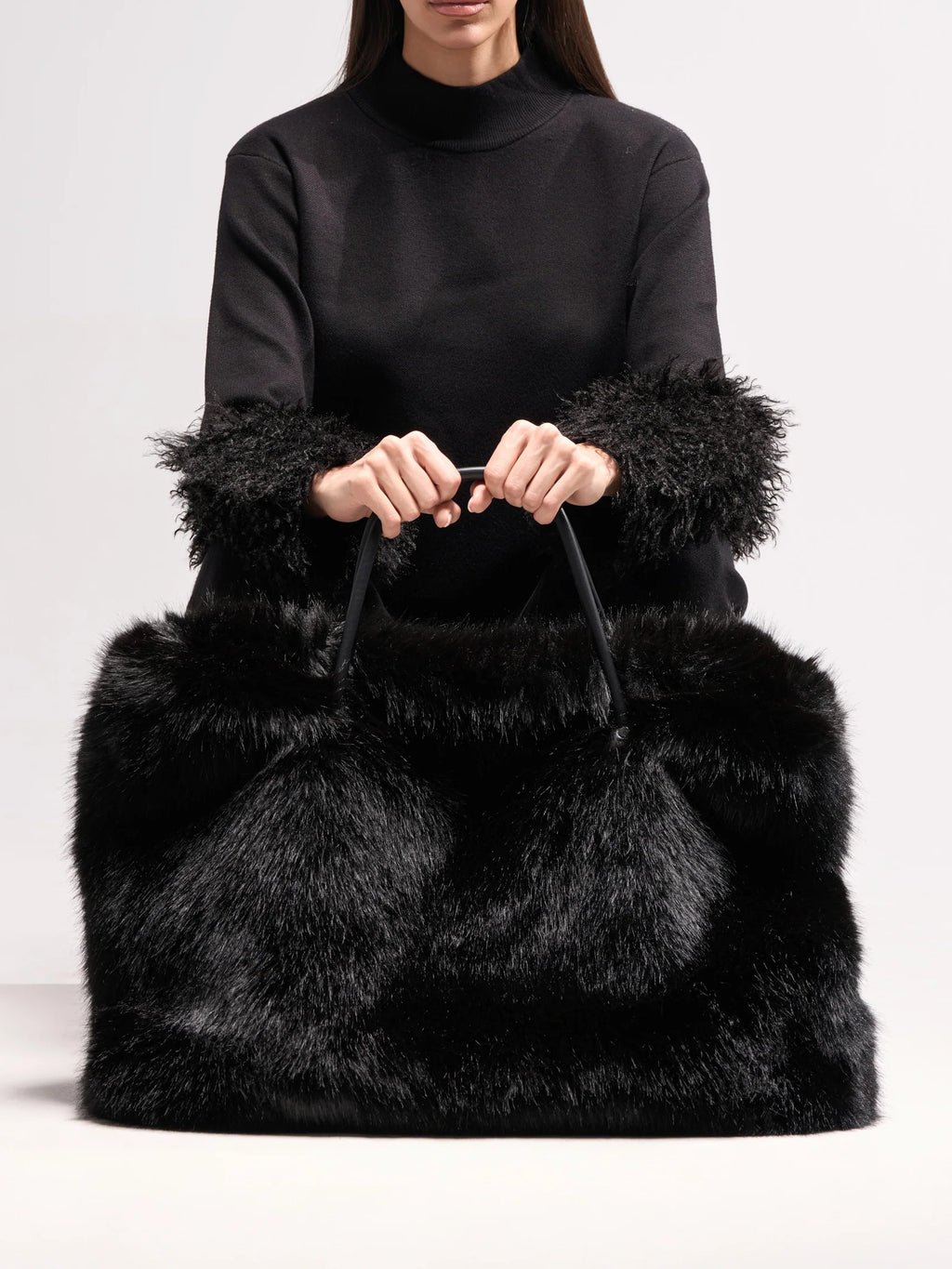 LARGE FAUX FUR TOTE IN BLACK