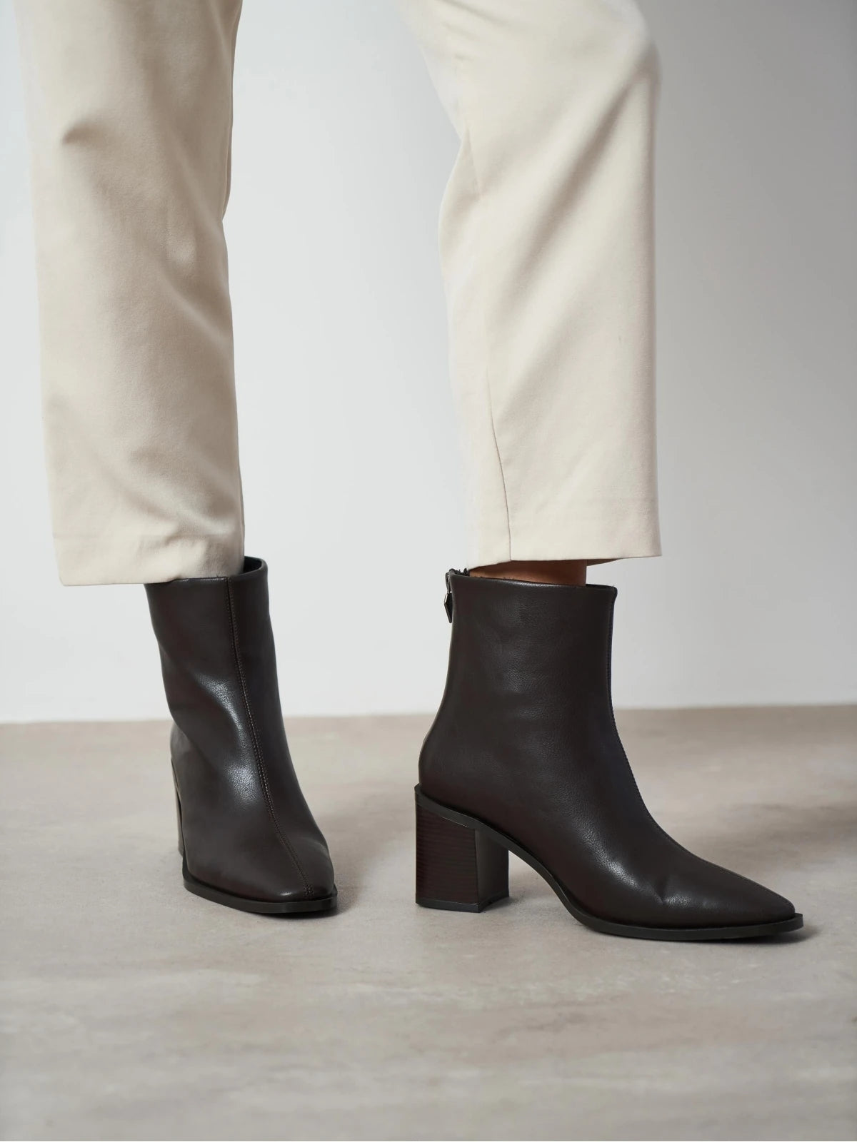 SUEDE BACK ZIPPER DETAIL WOMEN'S HEELY BOOTS