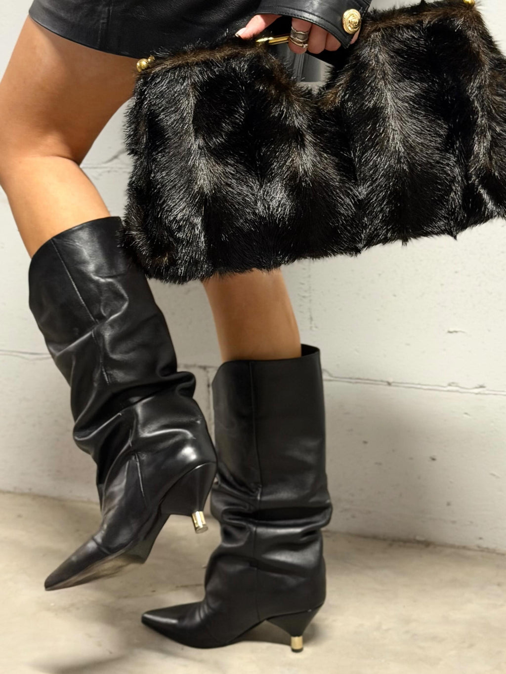 FAUX FUR CLUTCH
