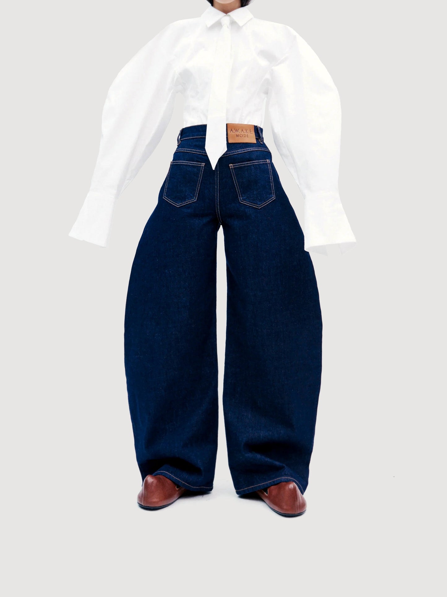 ROUNDED RINSE WASH JEANS