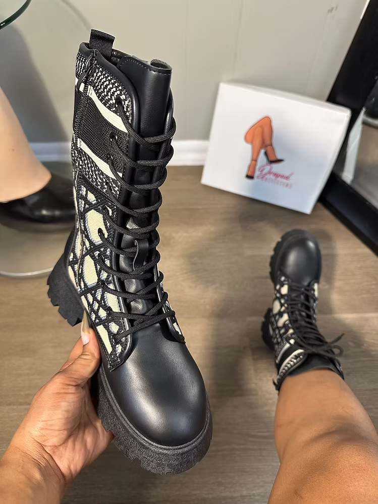 DESIGN LACED BOOTS