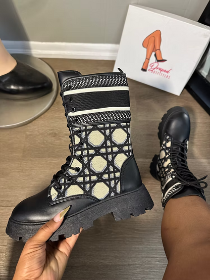 DESIGN LACED BOOTS