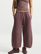 Tight Long-Sleeve Ribbed Top & Loose Mid-Rise Barrel Pants