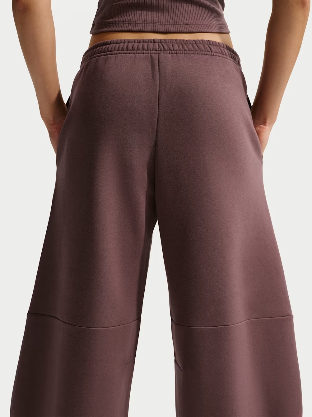 Tight Long-Sleeve Ribbed Top & Loose Mid-Rise Barrel Pants
