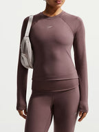 Tight Long-Sleeve Ribbed Top & Loose Mid-Rise Barrel Pants