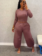 Tight Long-Sleeve Ribbed Top & Loose Mid-Rise Barrel Pants