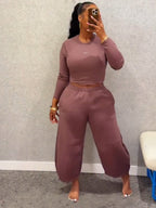 Tight Long-Sleeve Ribbed Top & Loose Mid-Rise Barrel Pants