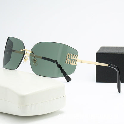 Fashion Wrap Around Frame Sunglasses
