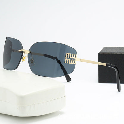 Fashion Wrap Around Frame Sunglasses